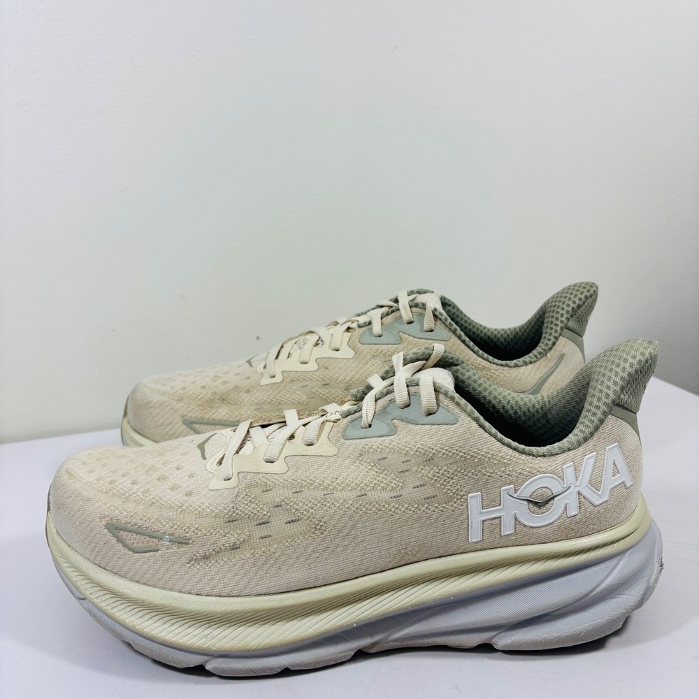 Hoka One One Clifton 9 Wide Sand Beige Running Shoes 1132210 OKB Men's Sz. 9.5